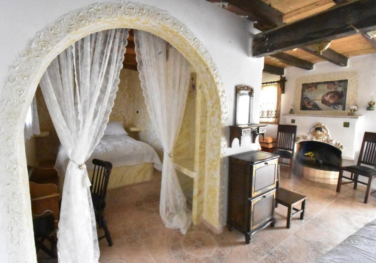 Lakena Traditional House Menetai Екстер'єр фото