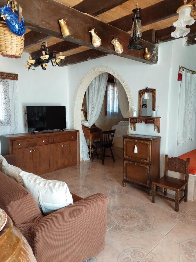 Lakena Traditional House Menetai Екстер'єр фото