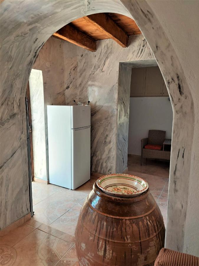 Lakena Traditional House Menetai Екстер'єр фото